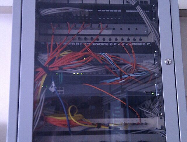 Optical-fibre-junction-box